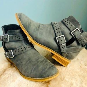 Rocket Dog Women's Mack Heirloom Ankle Booties